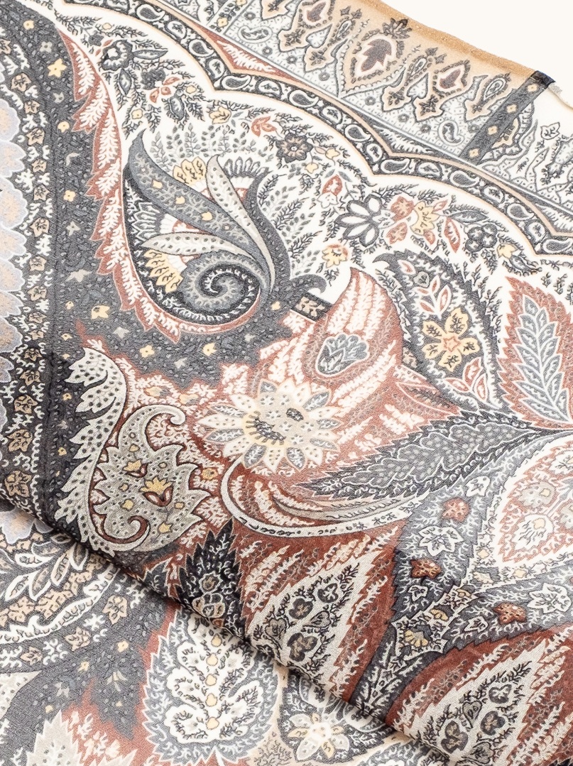 Duża chusta 100%  jedwab  klasyka orientu  105 cm x110 cm  zdjęcie 4