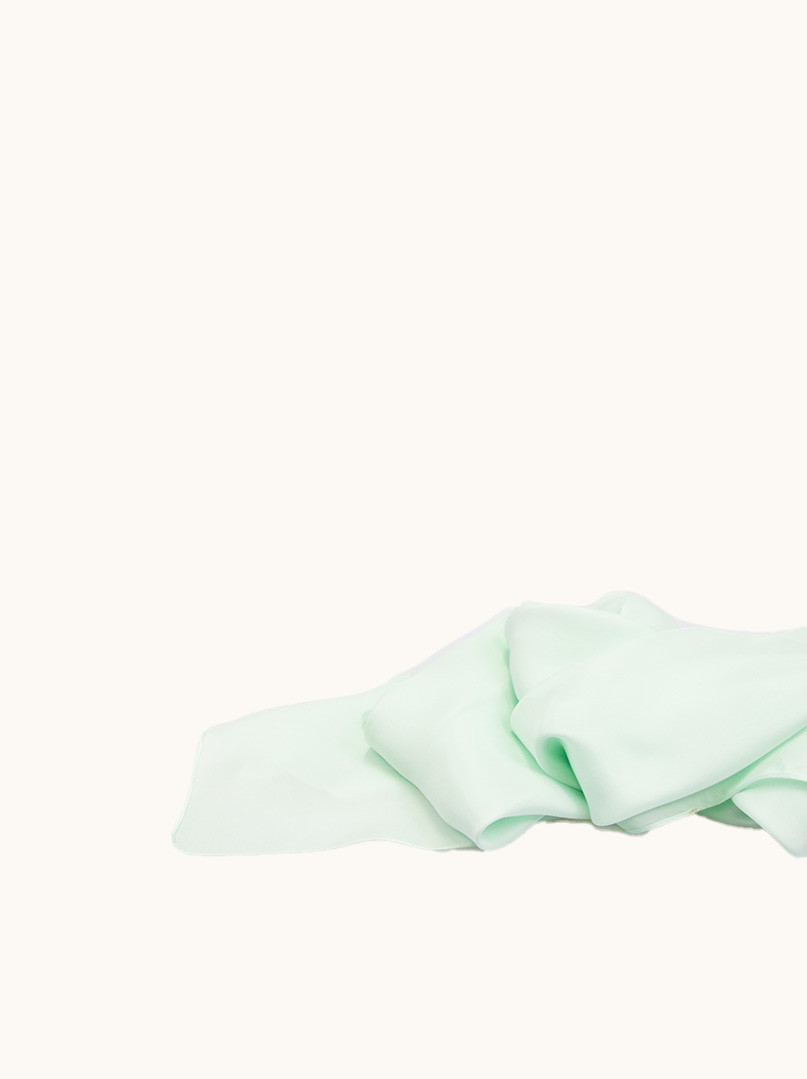 Szal jedwabny miętowy gładki 50 cm x 160 cm zdjęcie 2