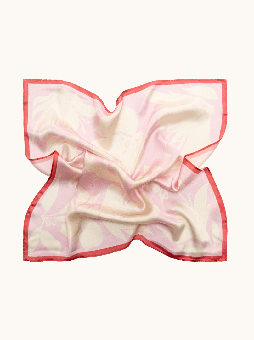 Mała apaszka jedwabna różowa w kremowe motyle 53x53 cm zdjęcie 4