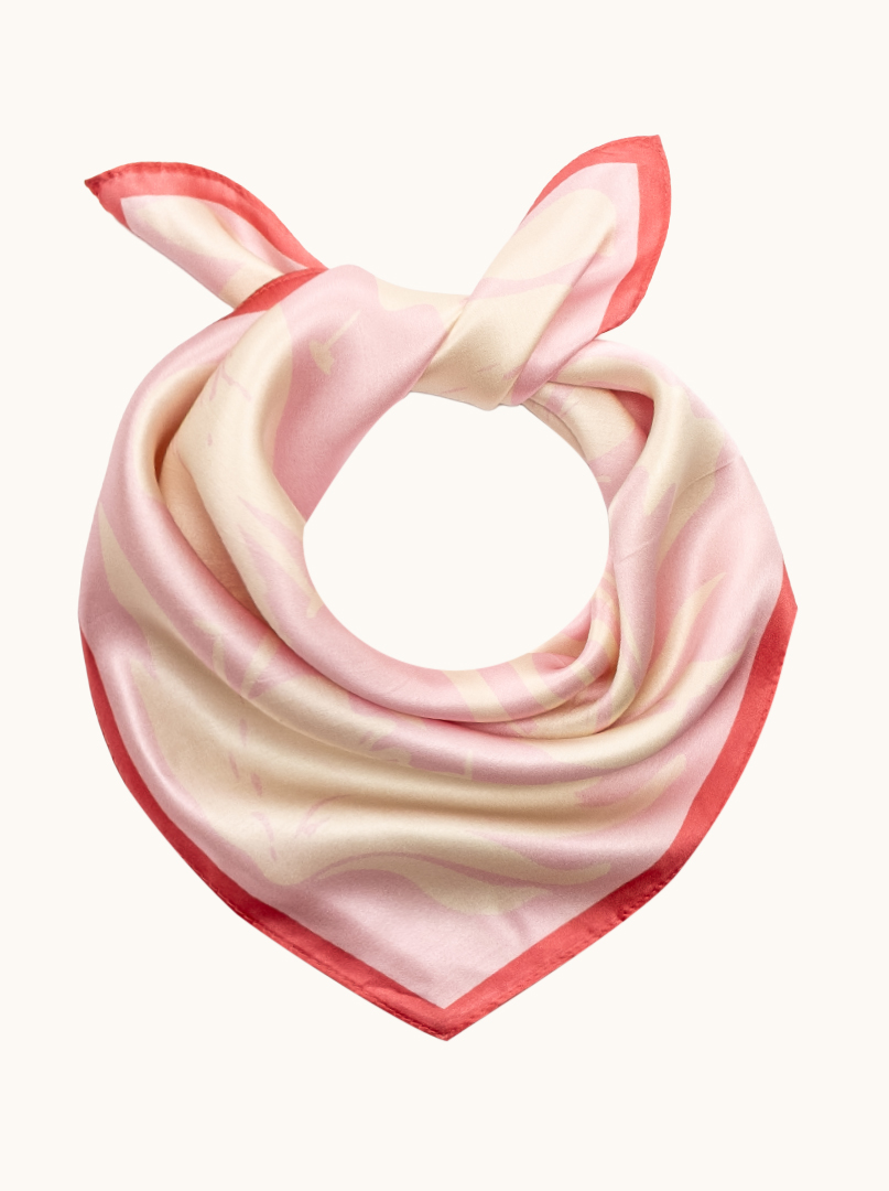 Mała apaszka jedwabna różowa w kremowe motyle 53x53 cm zdjęcie 1