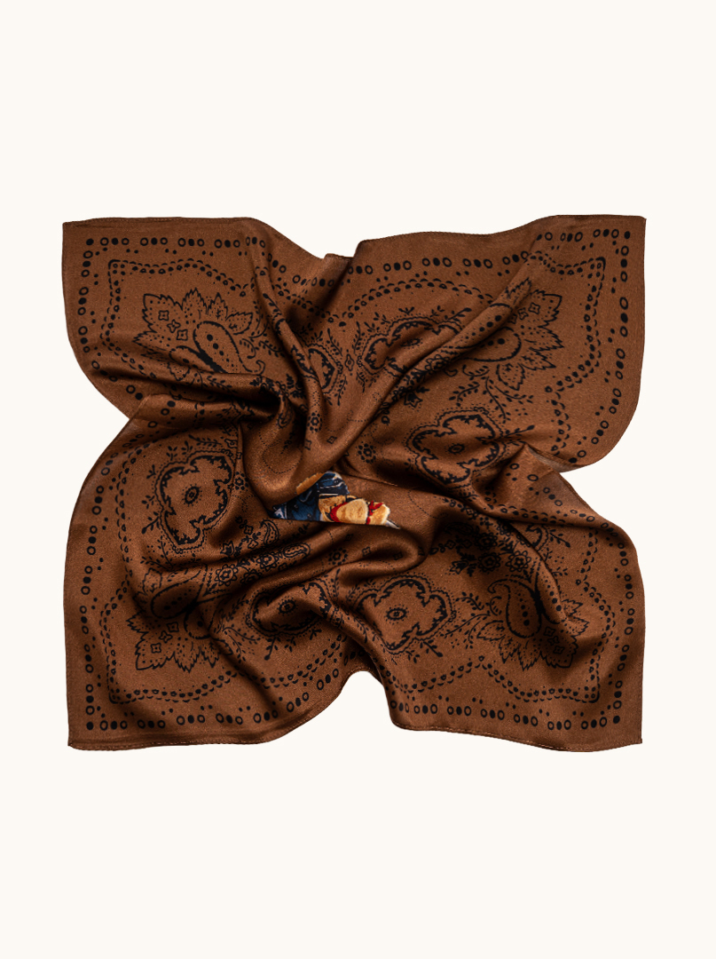 Mała apaszka jedwabna brązowa z misiem 53x53 cm zdjęcie 3