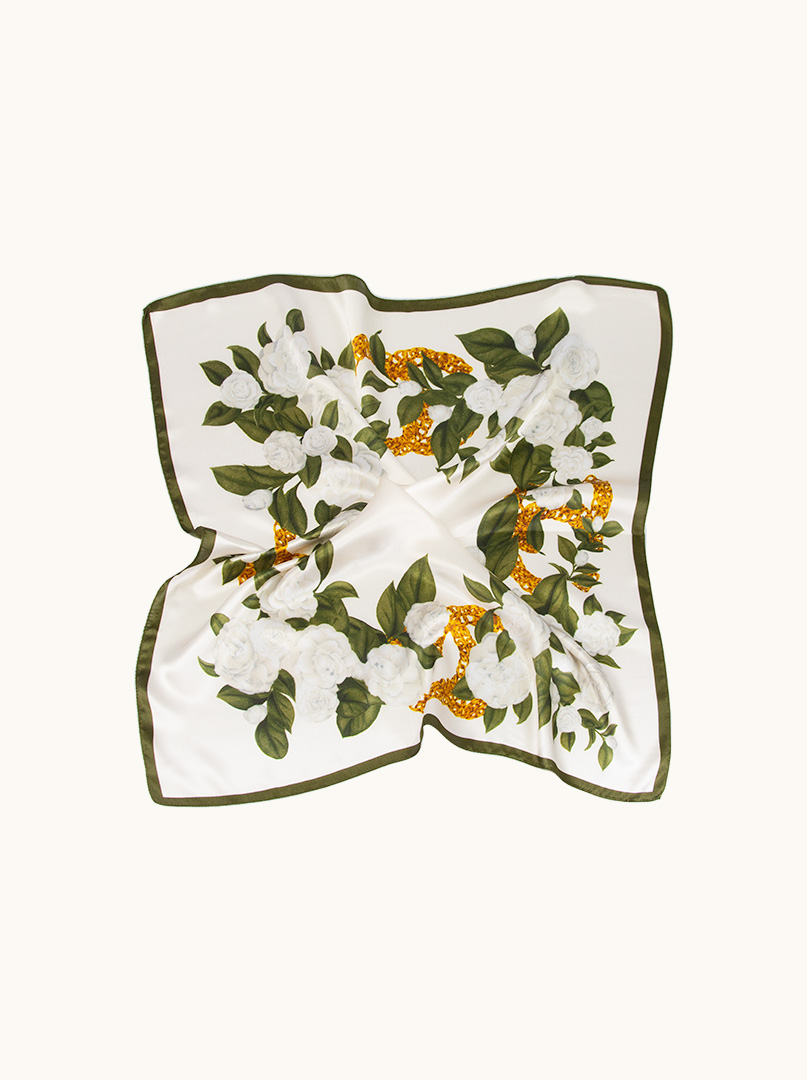 Mała apaszka jedwabna kremowa w białe kwiaty  53x53 cm zdjęcie 4