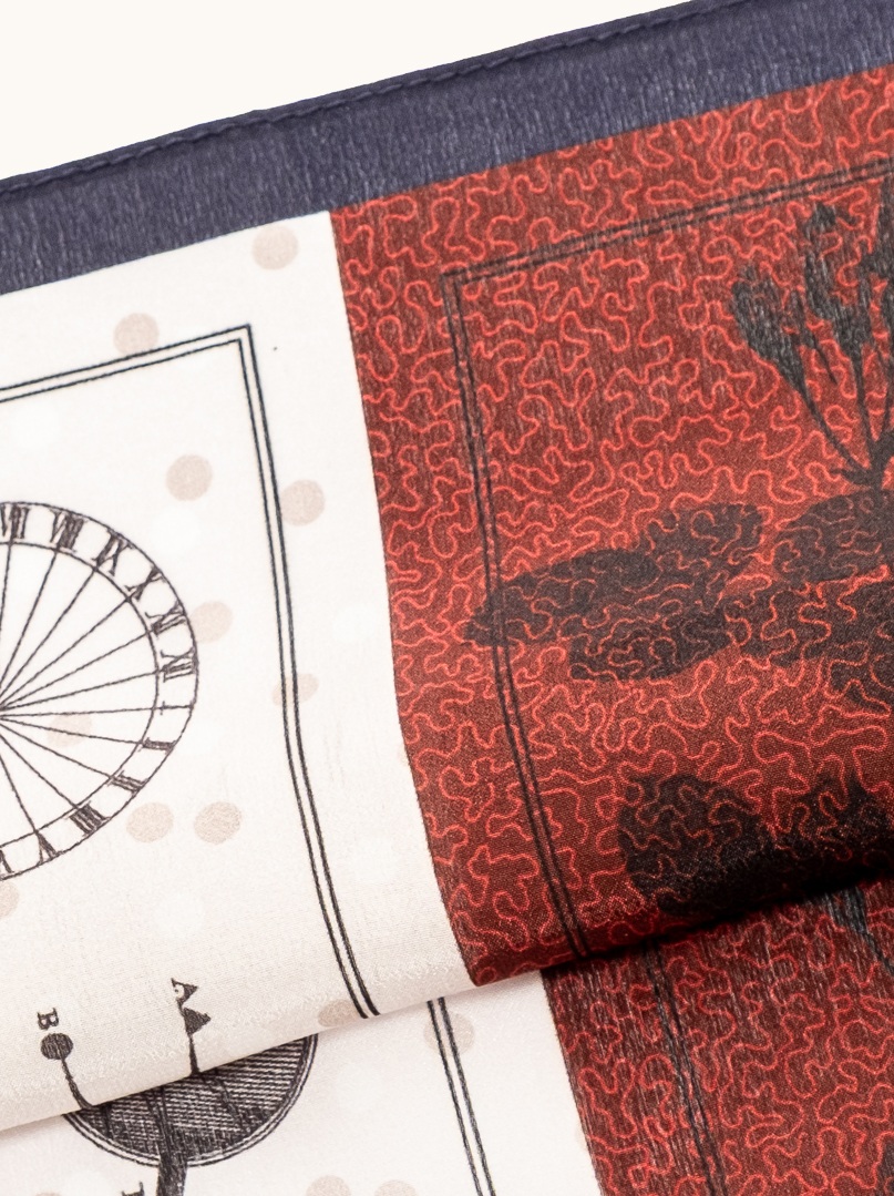 Apaszka jedwabna bordowa Tajemniczy Atlas 65x65 cm zdjęcie 4