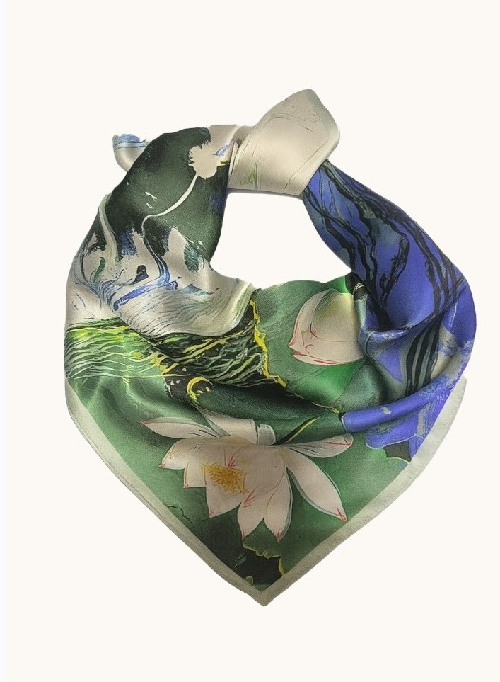 Mała apaszka jedwabna z motywem nenufarów 53cm x53cm zdjęcie 1