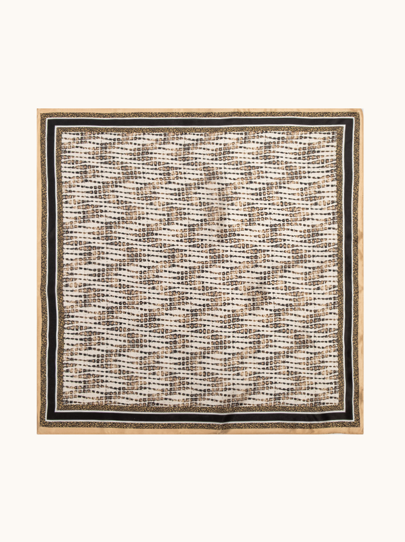 Apaszka jedwabna geometryczna w odcieniu ciepłego beżu 65x65 cm  zdjęcie 2