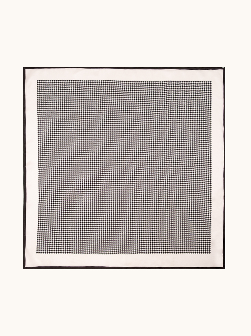 Apaszka jedwabna biała w pepitkę 68x68 cm  zdjęcie 2