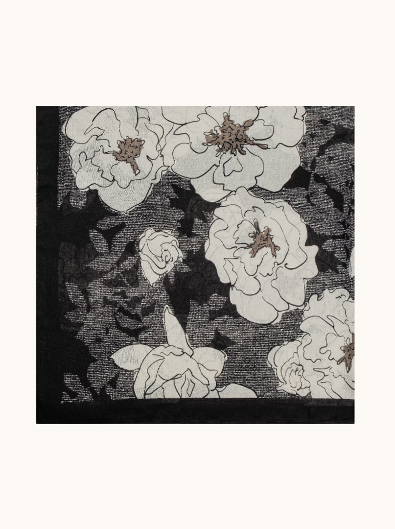 Lekki szal czarny w kwiaty wiskoza 100% 70x180 cm zdjęcie 2