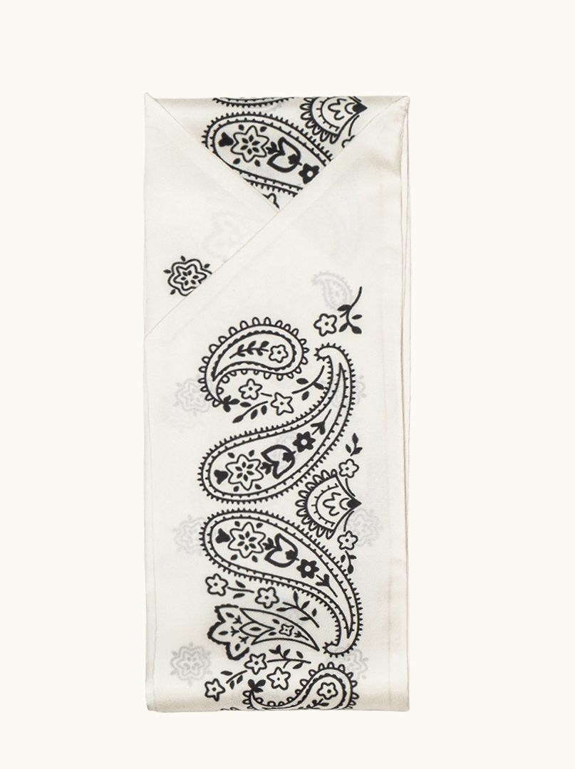 Jedwabna apaszka twilly krawatka czarno- biała  ze wzorem paisley 12cm x120 cm zdjęcie 2