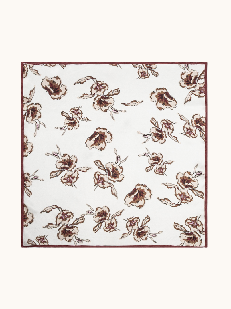 Apaszka jedwabna gawroszka biała w kwiaty 53x53 cm zdjęcie 2