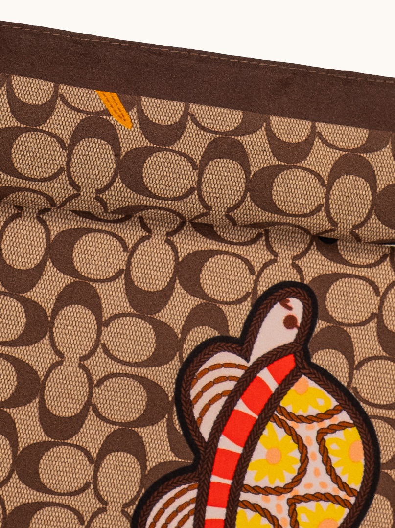 Apaszka jedwabna brązowa z postaciami zwierząt 65x65 cm  zdjęcie 4