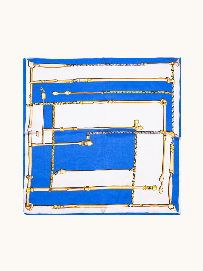 Mała apaszka jedwabna klasyczna, niebiesko-biała z motywem uprzęży  53cm x53cm zdjęcie 2