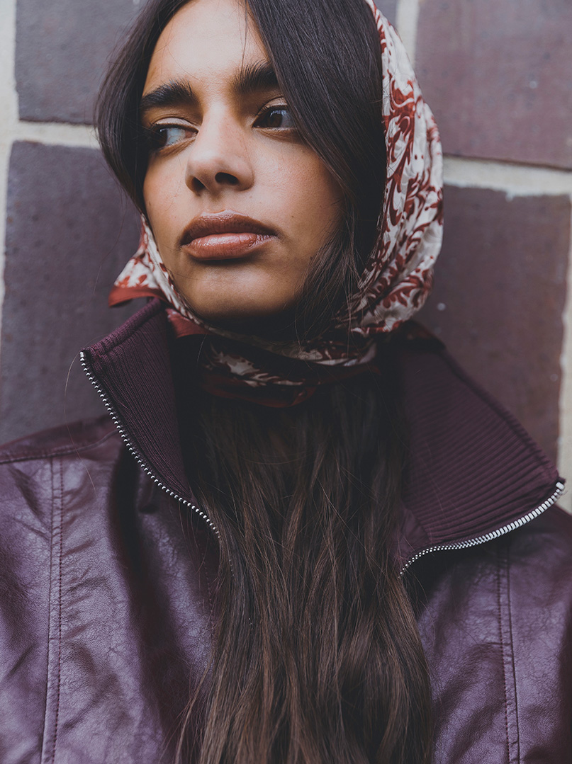 Apaszka jedwabna AMARENA 70x70 cm PREMIUM  zdjęcie 2