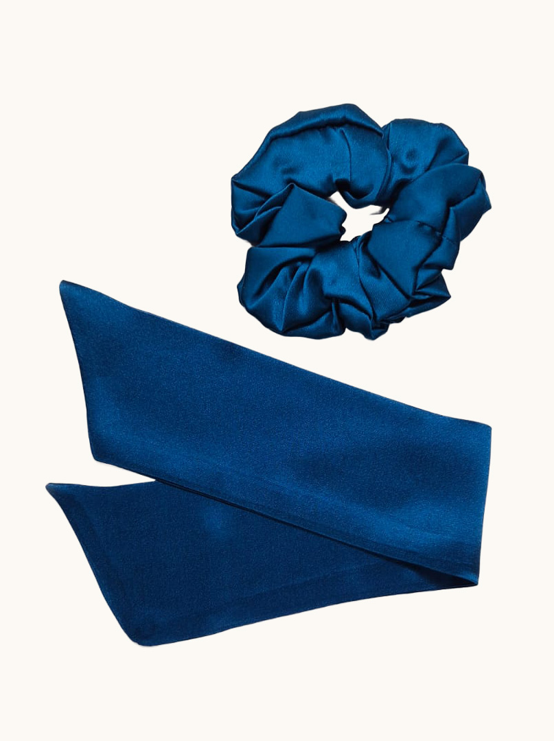 Gumka jedwabna typu scrunchie niebieska zdjęcie 2