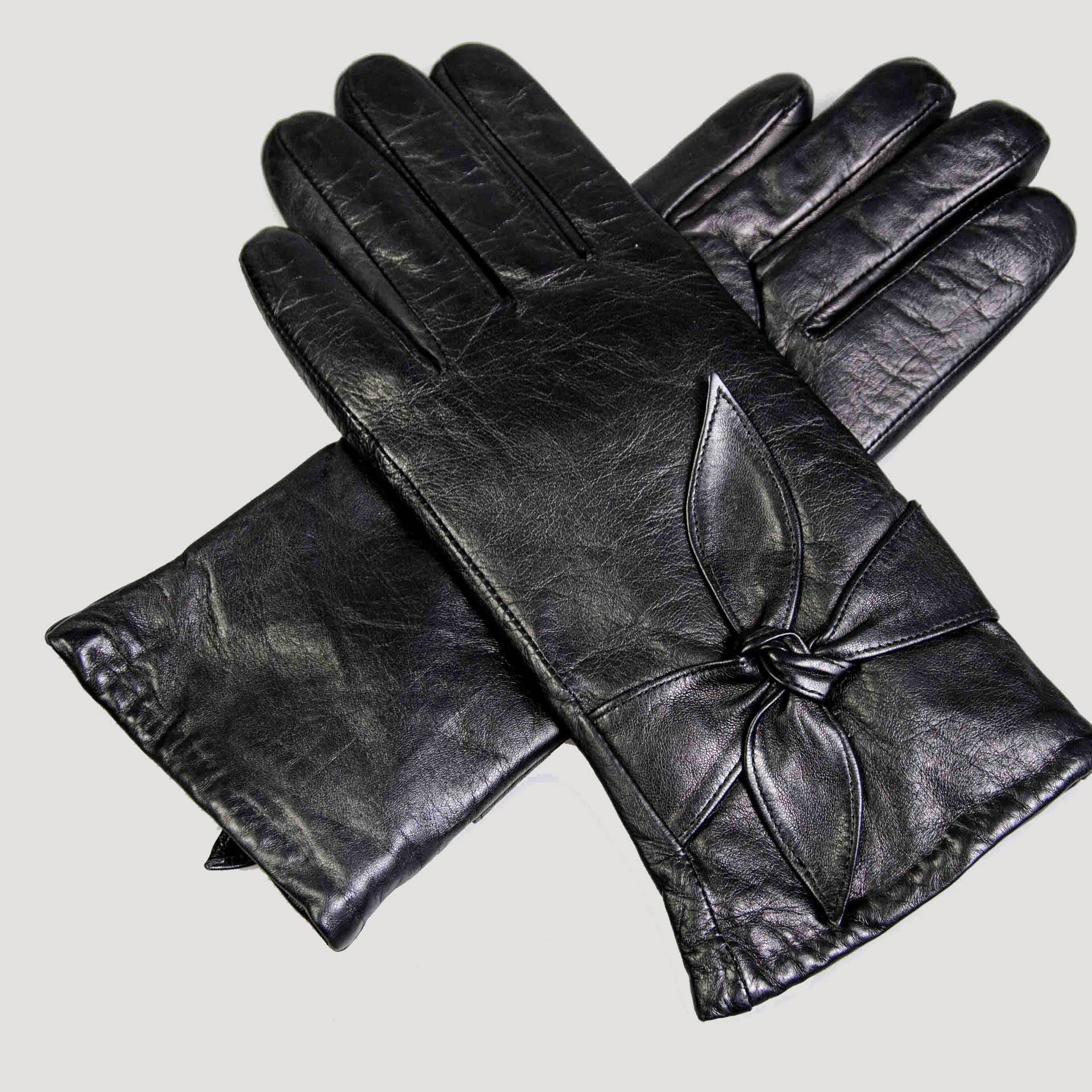 Rękawiczki skórzane z ozdobnym wiązaniem M zdjęcie 1