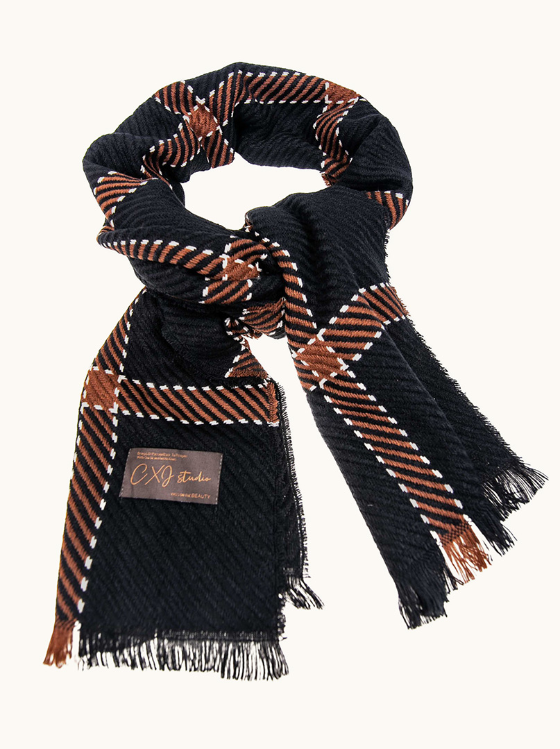 Ciepły czarny szal z wiskozy w kratę 70 cm x 200 cm zdjęcie 1