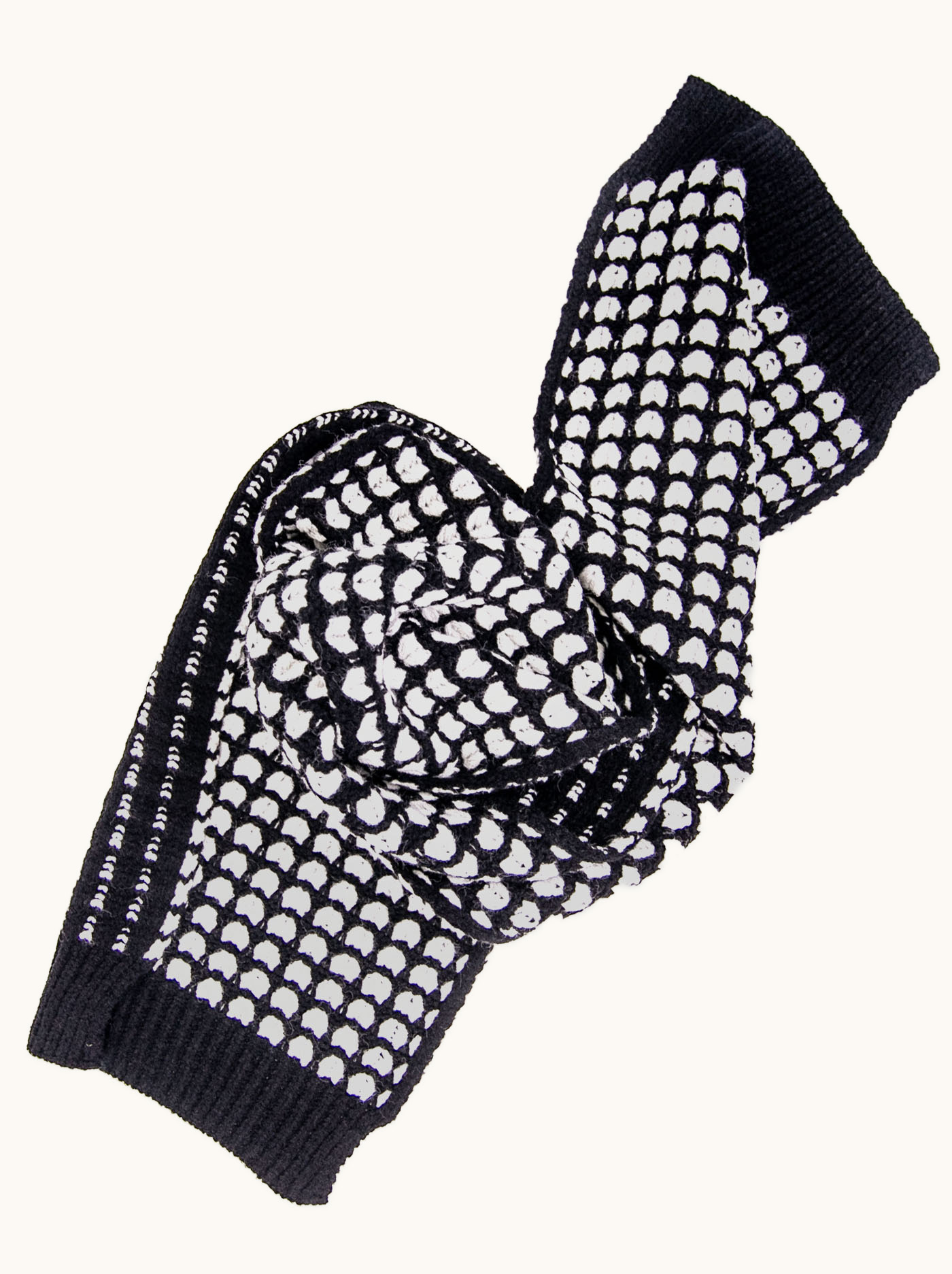 Ciepły wąski dzianinowy biało czarny szal 34cm x 190cm zdjęcie 3