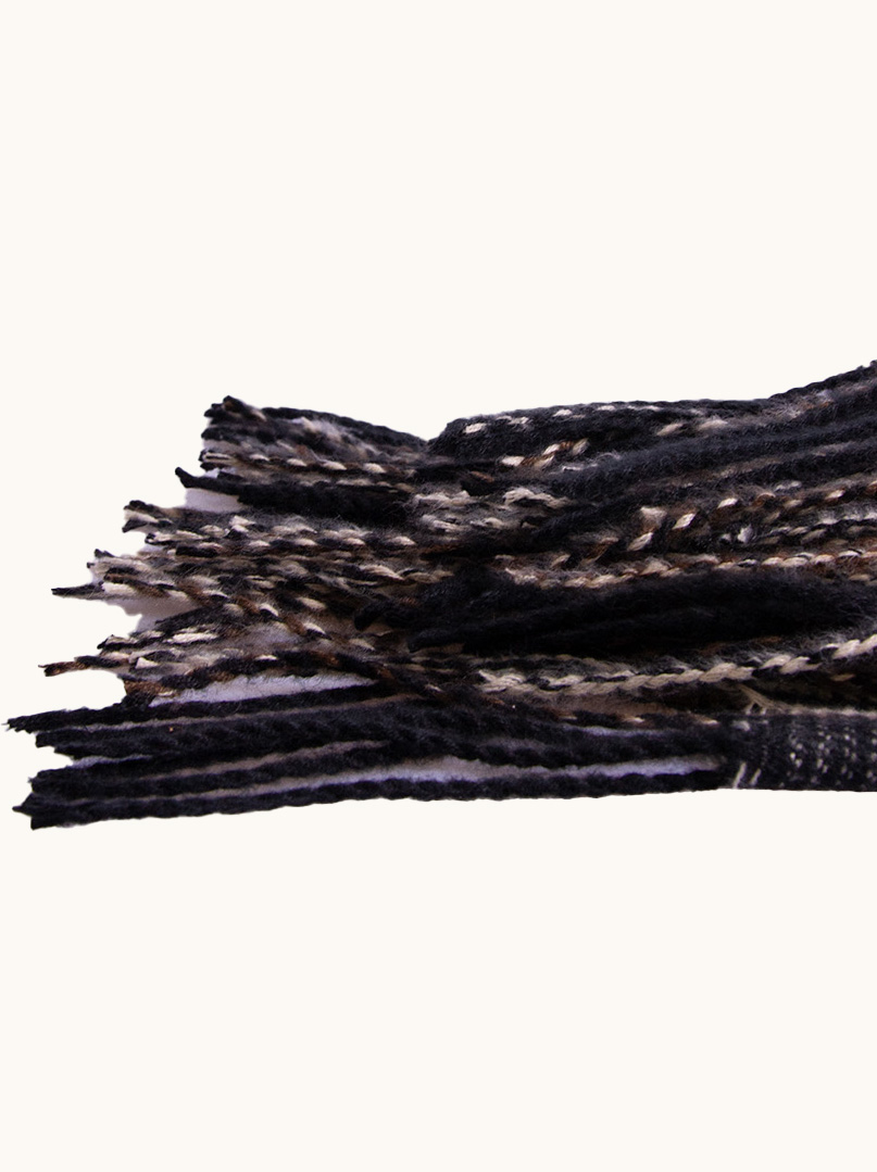 Ciepły,czarny szal  w kratkę 70cm x 210cm zdjęcie 4