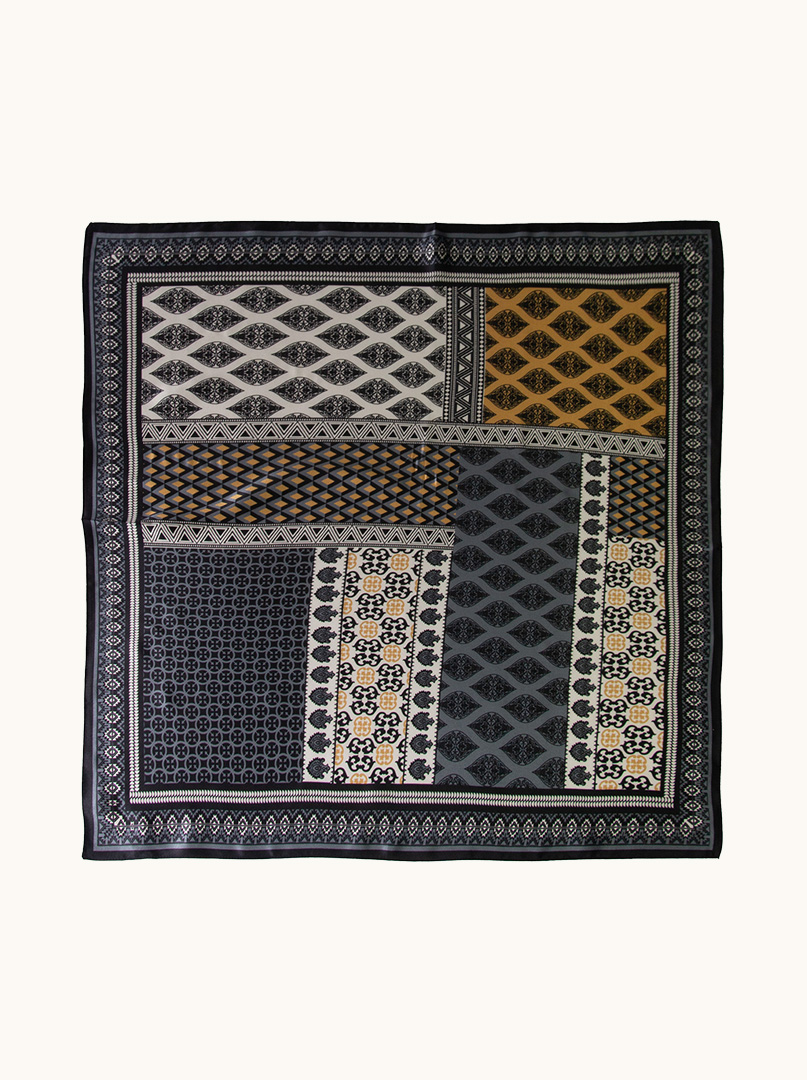Średnia apaszka jedwabna szara w geometryczne wzory  70cm x 70cm zdjęcie 2